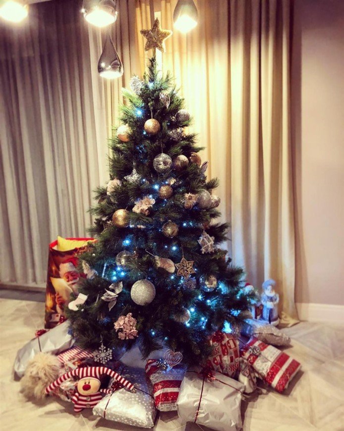 «Сделано с любовью»: Юлия Ковальчук украсила елку к Новому году