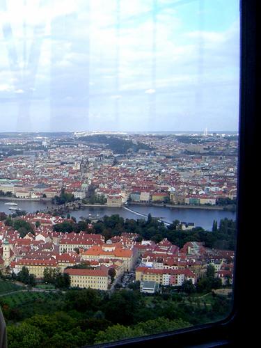 Прага из окна смотровой вышки Очень гадкий утенок