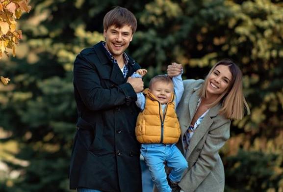 Иван Жидков с Лилией Соловьевой и сыном