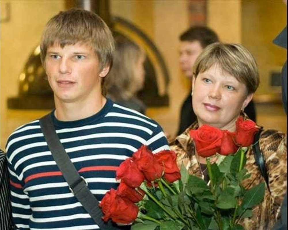 Мать Андрея Аршавина обвинила его бывшую жену в крахе карьеры сына