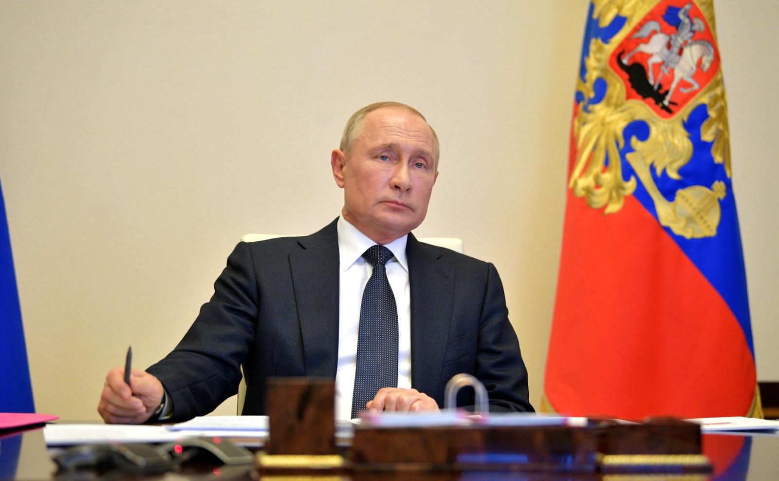 Владимир Путин объявил дни с 30 октября по 7 ноября выходными