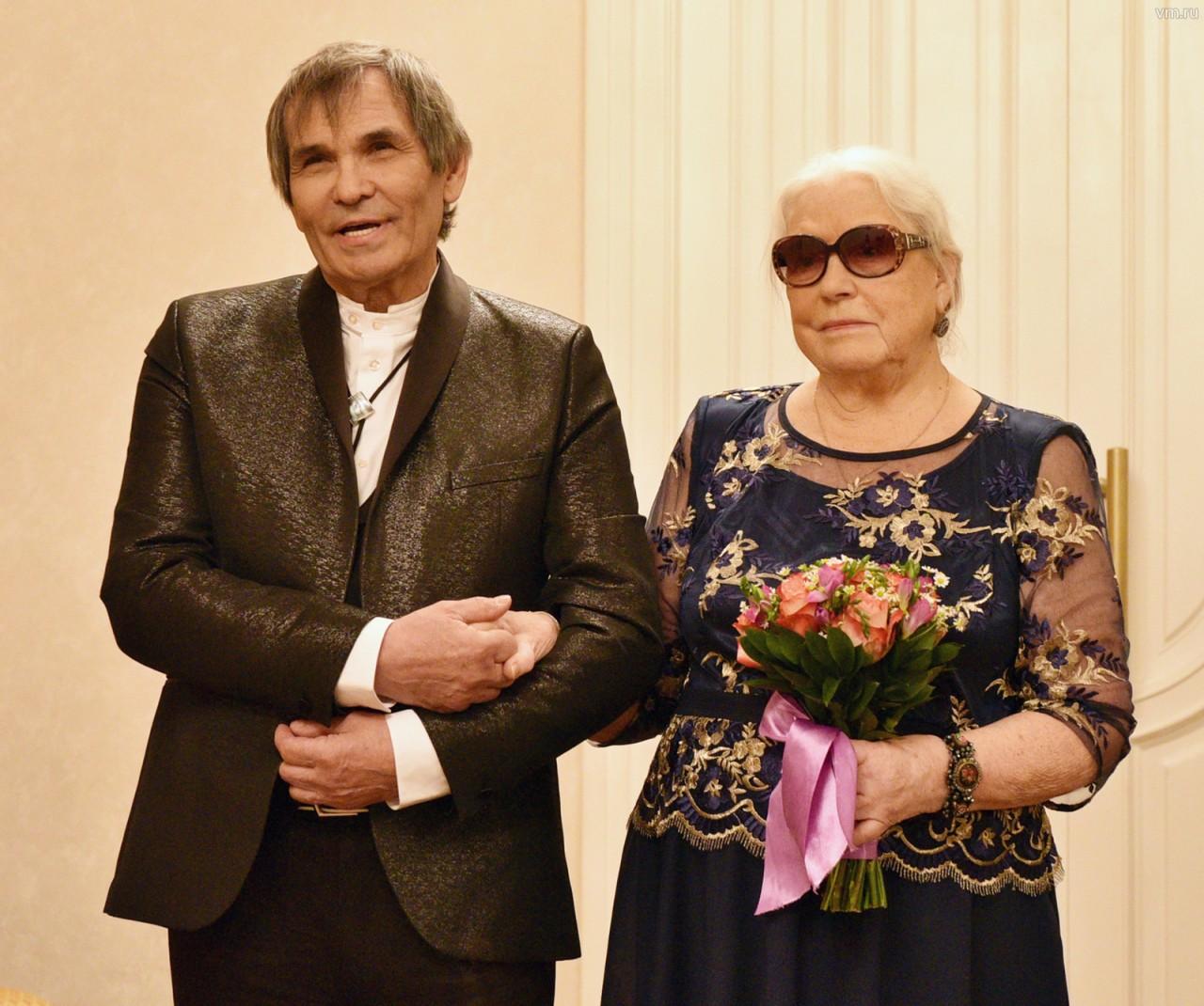 Бари Алибасов с женой 