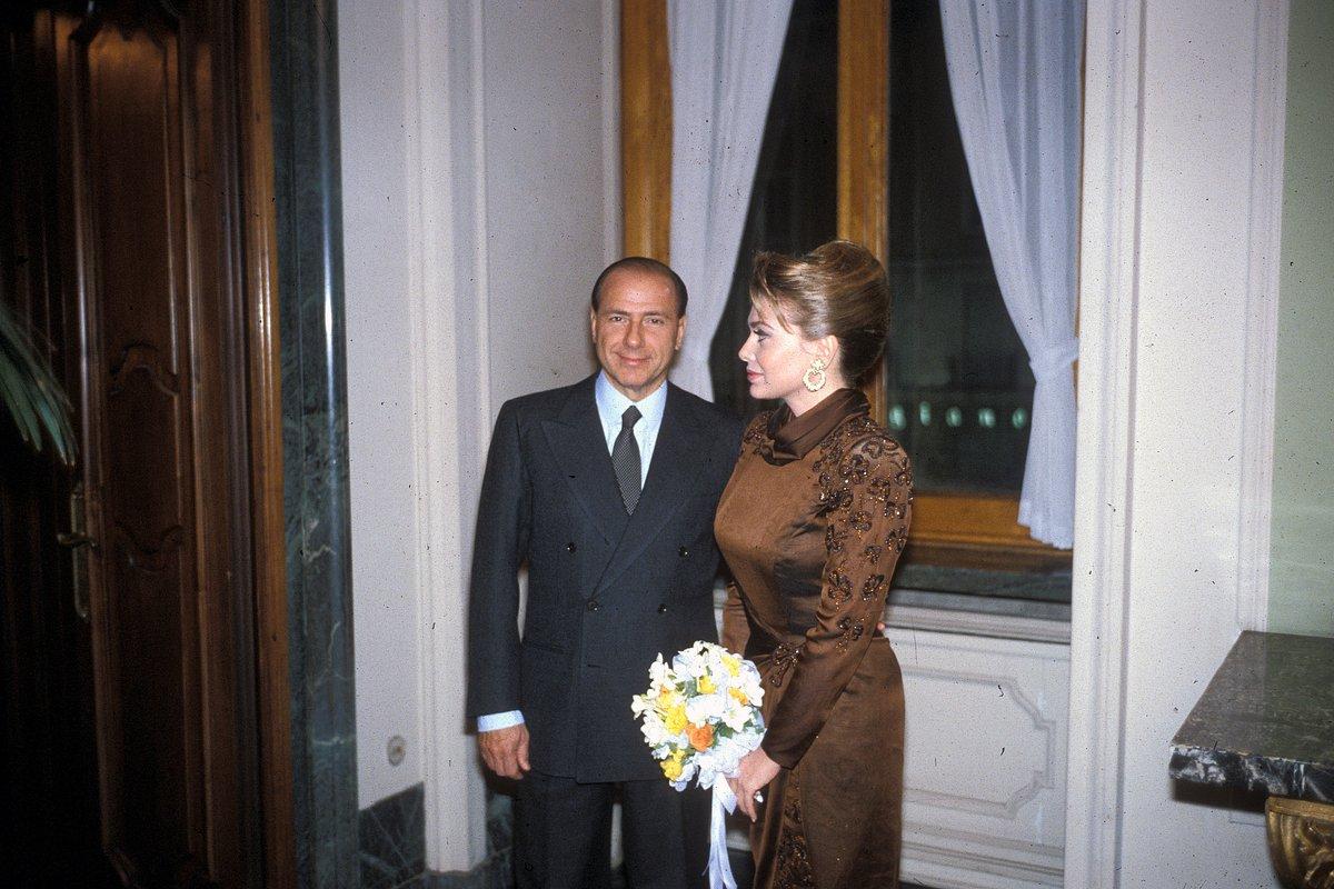 Сильвио Берлускони с женой