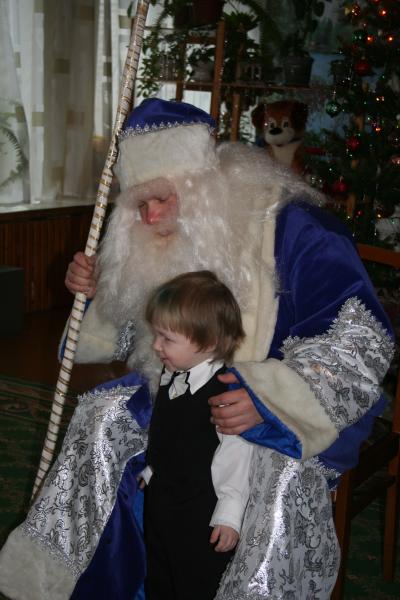Малыш рассказывает стих Деду Морозу... :)