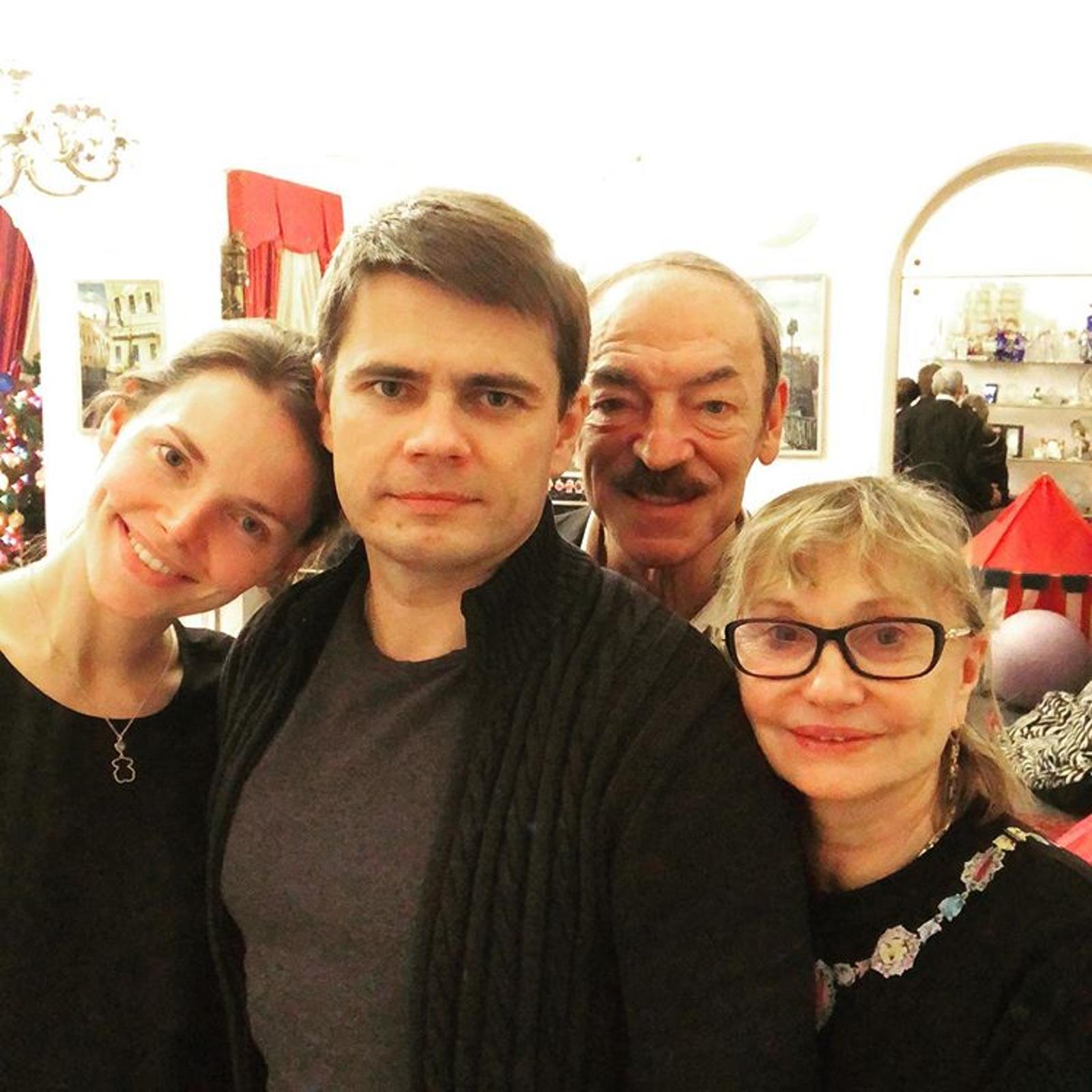 Михаил Боярский и Лариса Луппиан с детьми Сергеем и Елизаветой
