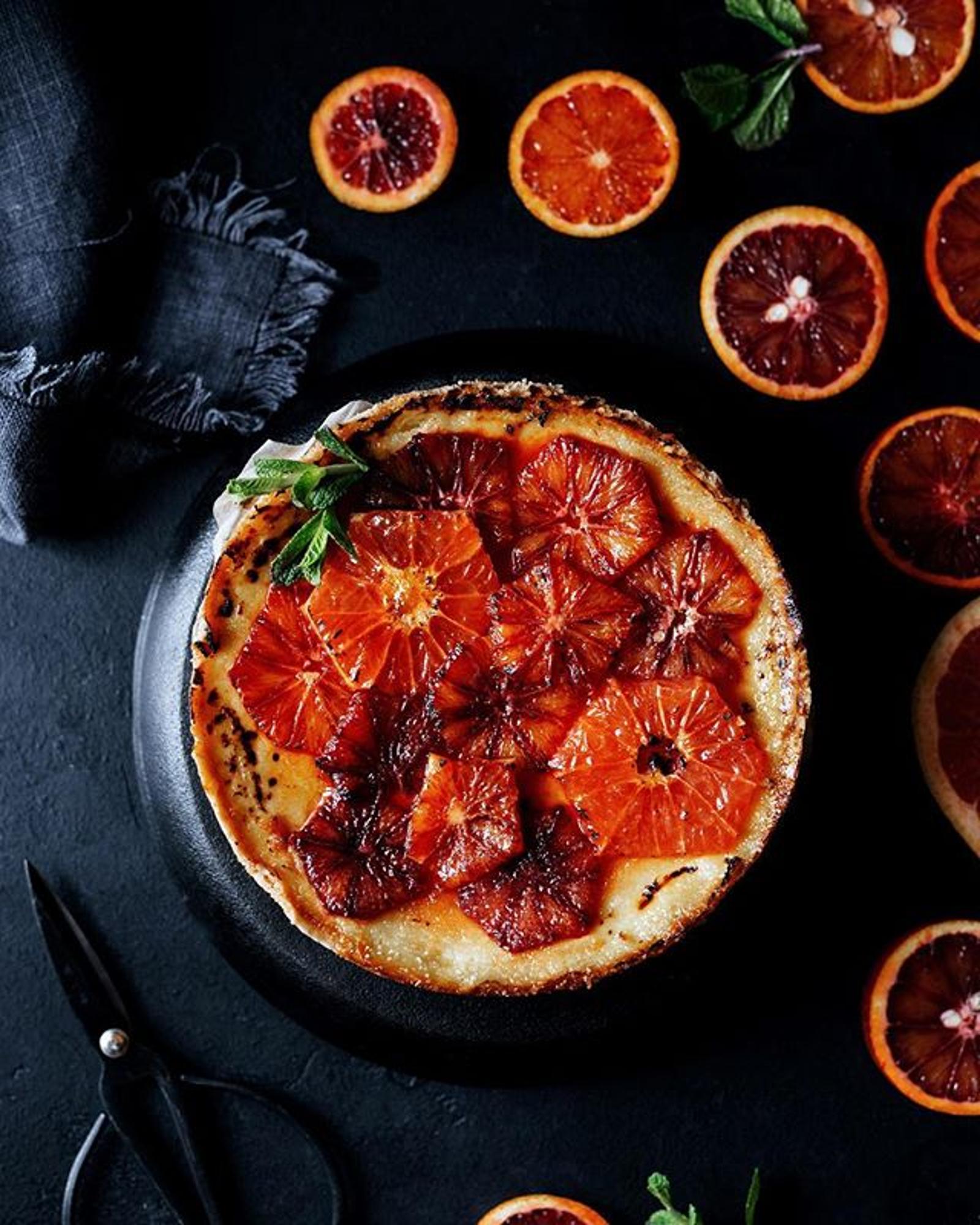 Пирог крем-брюле с красными апельсинами, автор фото и рецепта Ольга Аветисьянц: https://www.instagram.com/olga_avet/