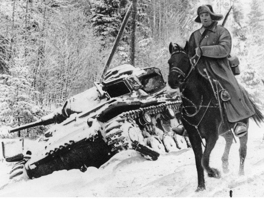 Лошади во время войны выполняли функцию вездеходного транспорта