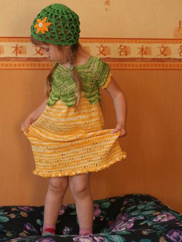 Девочка полянка: зеленые листики, делтые ромашки - солнечное настроение! Свиристель
